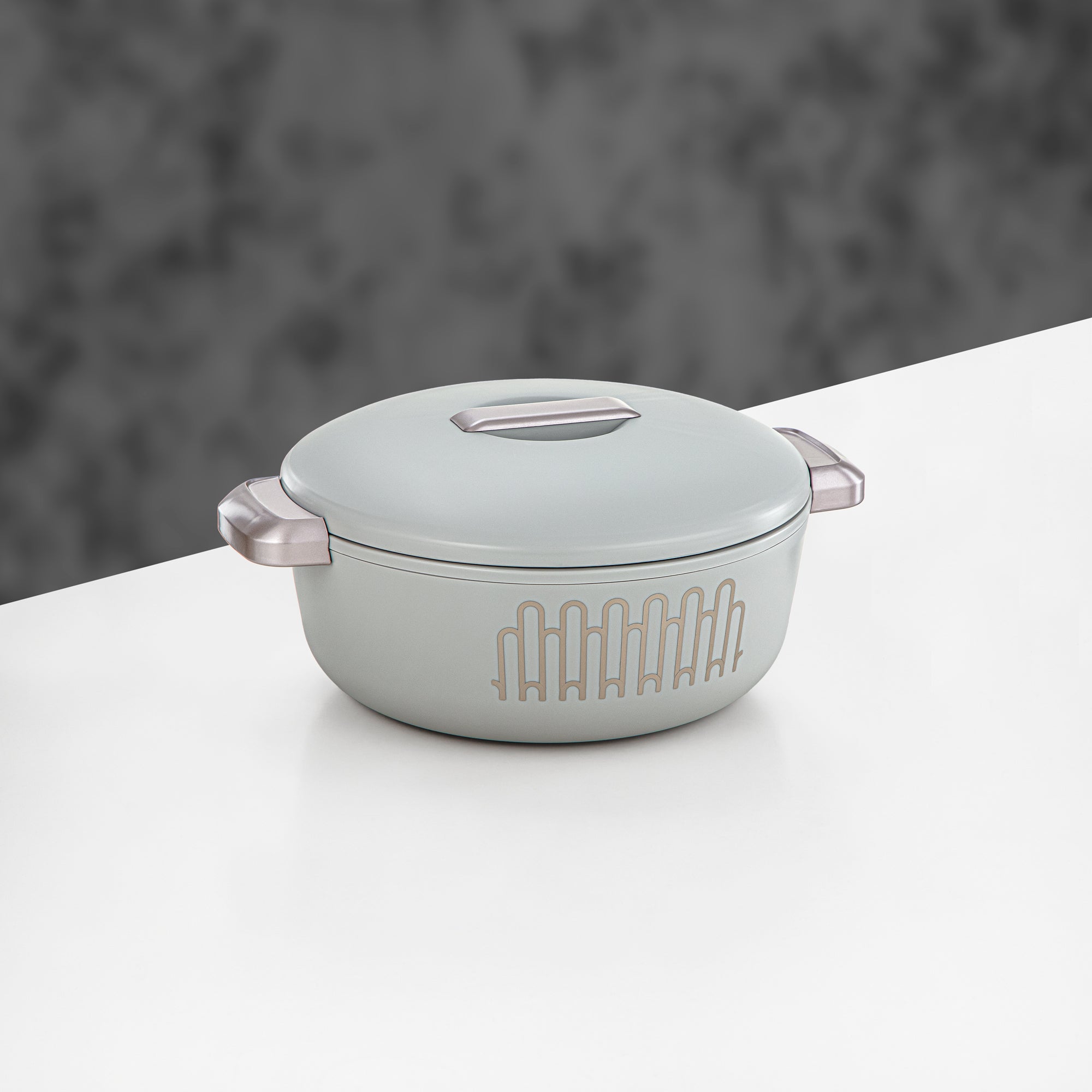 حرارات المرجان دائرية 2.3 لتر رمادي وذهبي غير لامع