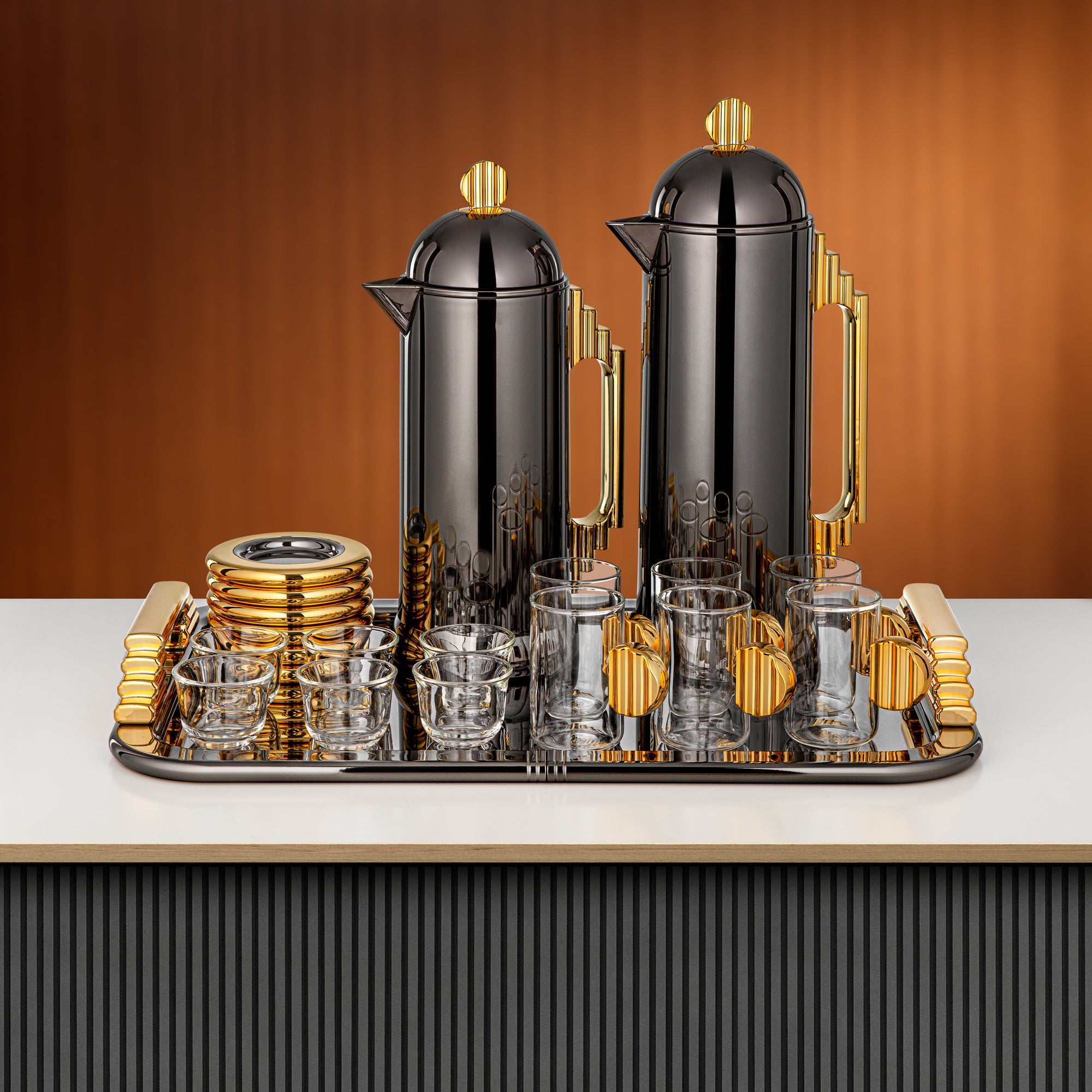 طقم شاي وقهوة المرجان 21 قطعة باللون الأسود المعدني والذهبي