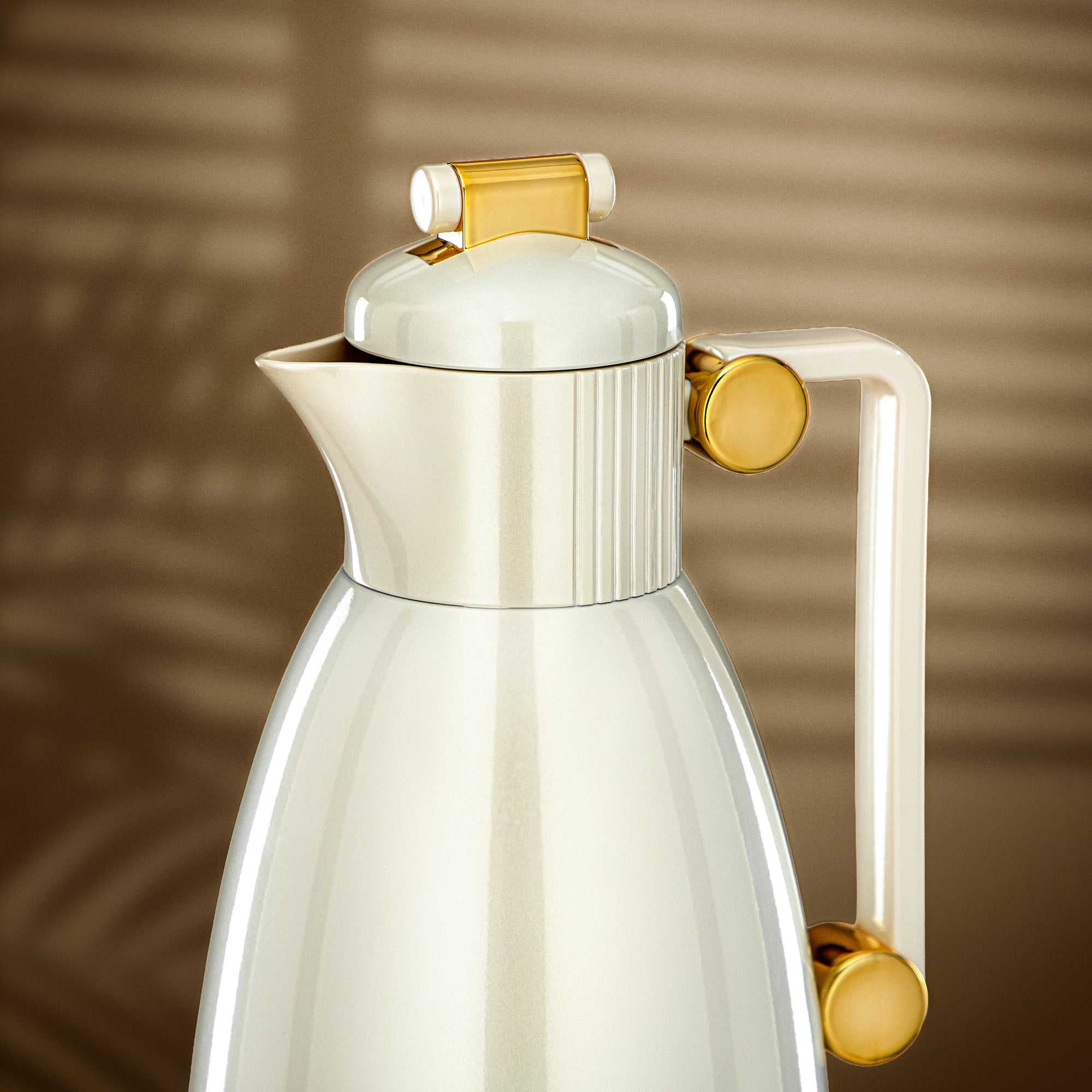 Almarjan Vacuum Flask Set 0.7L & 1L Pearl White & Gold